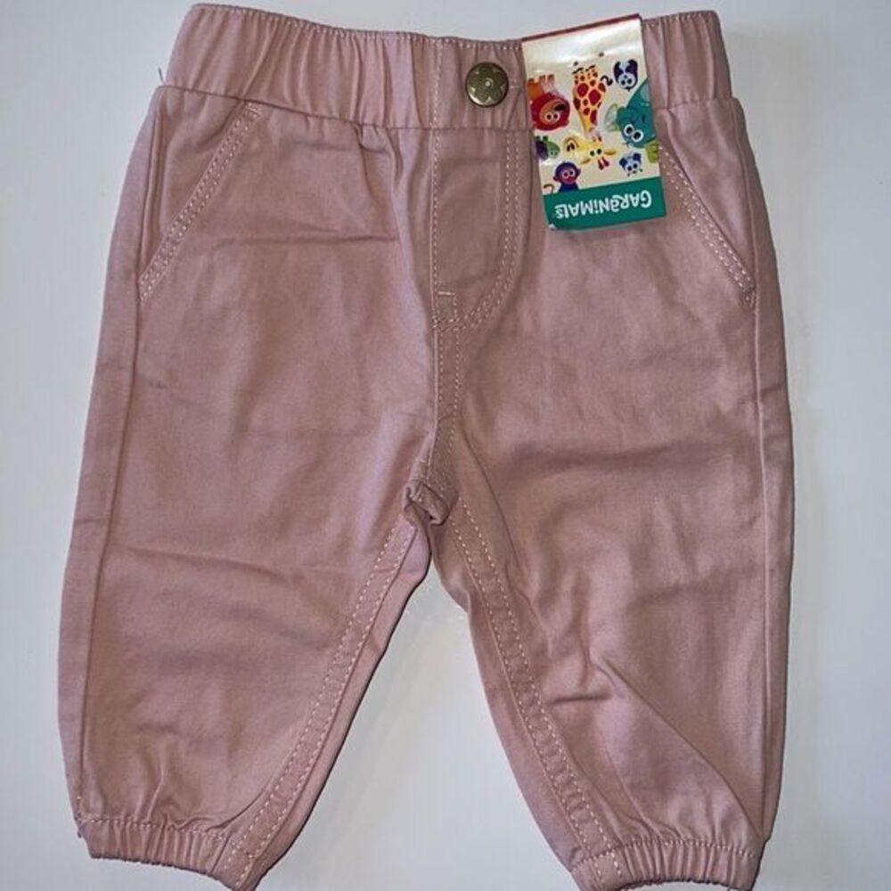 🛍NWT 🛍Cute Little Girls Bottoms size 0-3 months